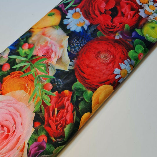 Weicher Lawn-Stoff mit Blumenmuster und Rosen, Digitaldruck, Kleiderstoff, Polycotton, 111,8 cm