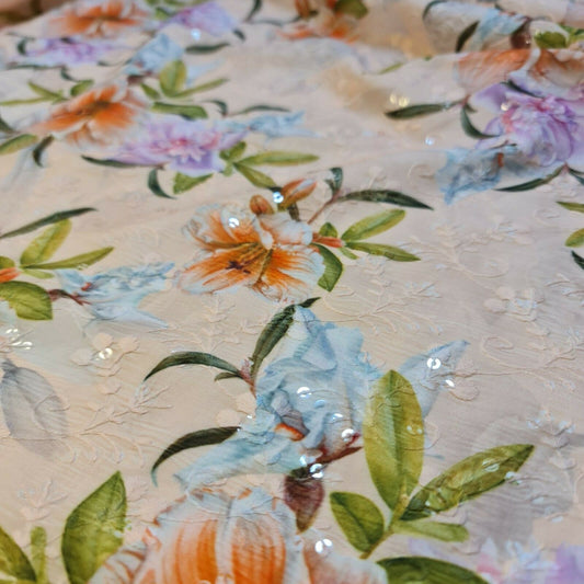 Weicher Polycotton-Stoff mit Blumenmuster in Pfirsichfarbe, Broderie Anglaise, zum Basteln, für Kleider, Drapieren, 111,8 cm