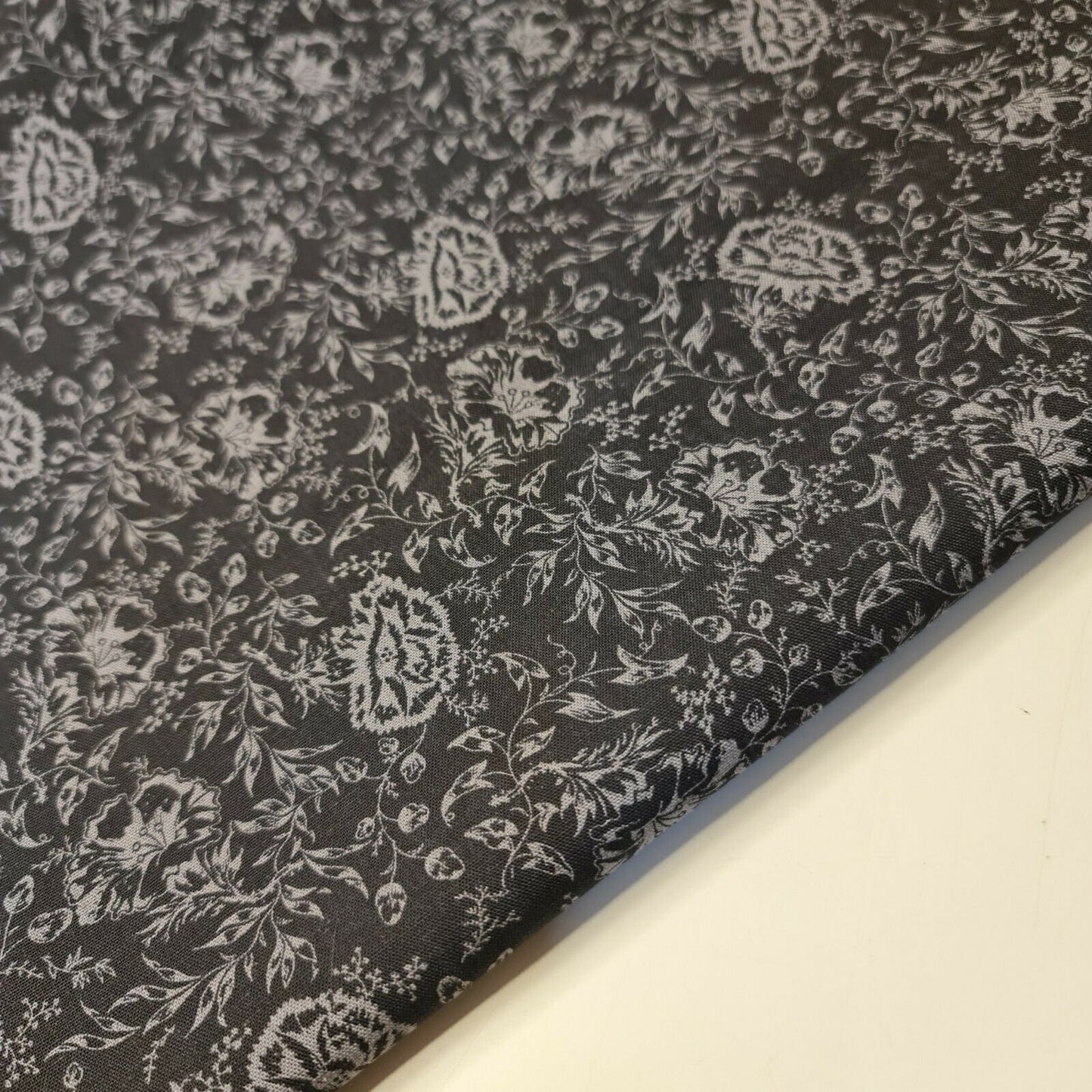 100% Cotton Black Grey Floral Dress Craft Vinatge Fabric 58" By The Meter