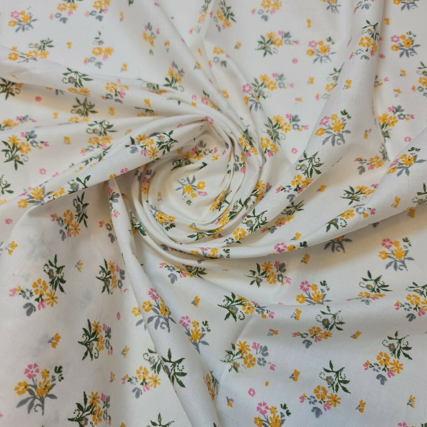 100% Cotton Baby Fabric Ivory Floral Vintage Ditsy Dress Craft Material Meter 44"