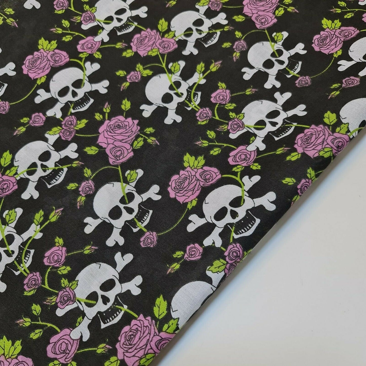 pink rose and skull polycotton halloween fabric uk